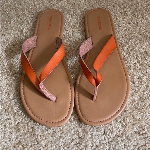 Sonoma Shoes - NWOT burnt orange flip flops/sandals size 8.5